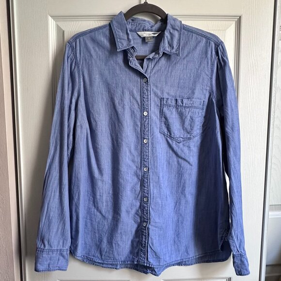 Old Navy Women's Large "The Classic" Button Down Chambray Long Sleeve Shirt - Picture 1 of 7
